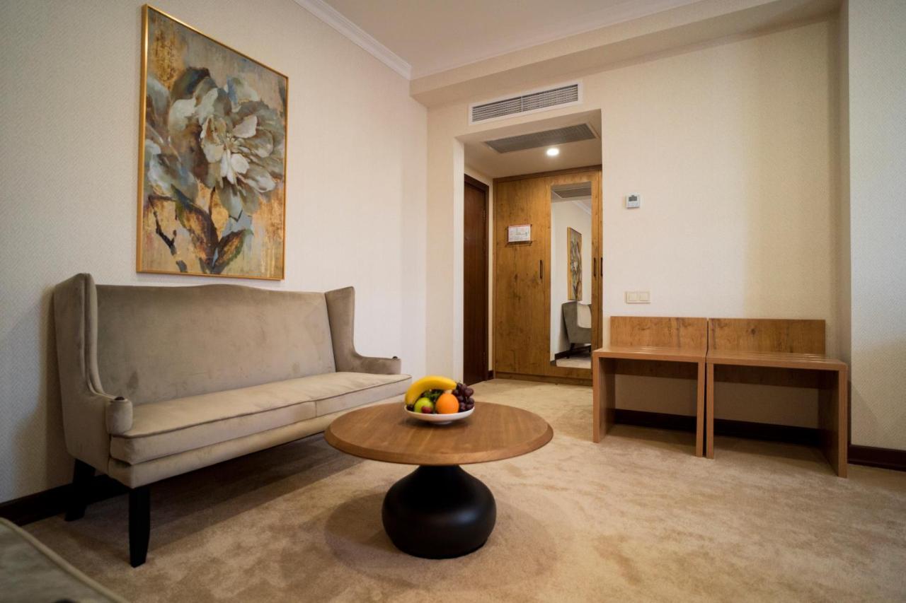 Oscar Boutique Hotel Tasken Kültér fotó